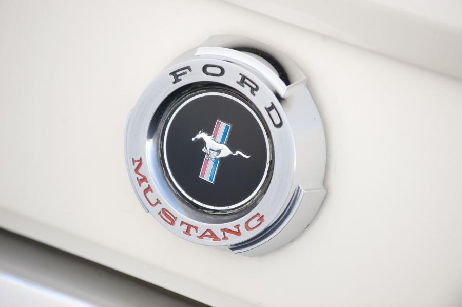  Ford Mustang 2+2 Fastback 1965 года  (фото 12 из 16)